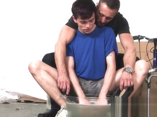 Gay teen gets cock sucked by stepdad