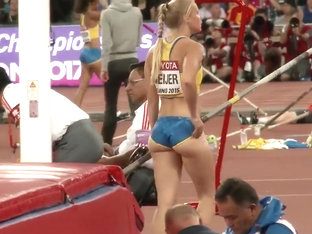 Sexy Sportswoman With A Big Butt Does Pole Vaulting