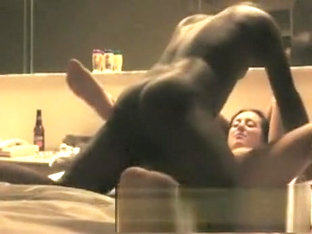 Amateur arty babe sucks and tugs