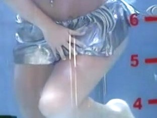 Hot Latina Gets In Water To Show Her Nice Ass