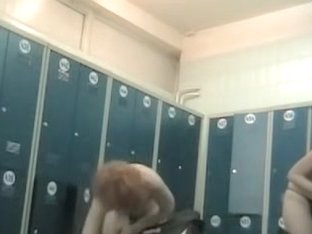 Redhead amateur shows her sexy body in changing room