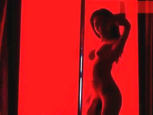 shemale beauty dancing and stripteasing show live on cam