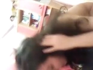 KIZI ODASINDA SIKIYOR BABASINDAN GIZLI