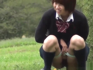 Japanese Students Pee