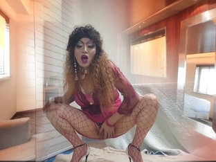 sissy niclo sexy makeup in hotel masturbation