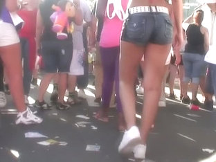 A Sexy Festival Tanned Babe Gets Followed By A Skillful Voyeur