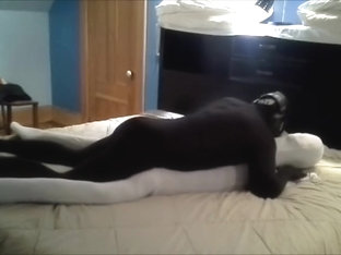 Black zentai vs White zentai