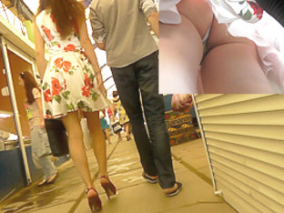 Upskirt free video starring amateur woman in the market