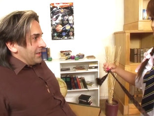 Hannah Shaw In Young A Slut Gets Her Pussy Penetrated