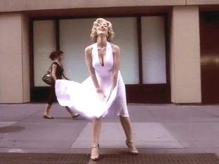 Marilyn Monroe lookalike in street upskirt video