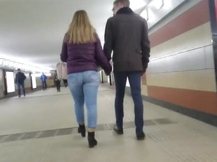 junior sexy blonde with hot round ass