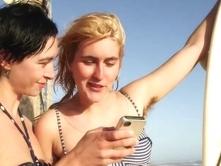 Nasty Australian Lesbian Threesome
