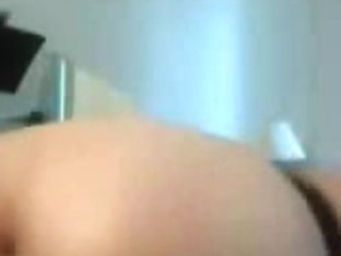 Sexy Webcam Model Fingering And Toying Her Anus