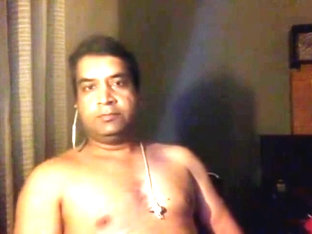 mumbai man showing underwear