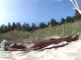 Black Girl Naked And Oiled At The Beach