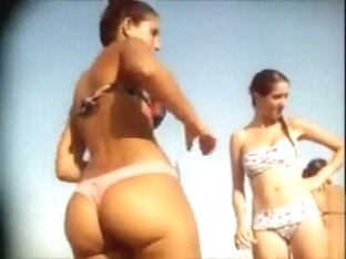 Stunning Babes Show Off Their Big Asses At The Beach