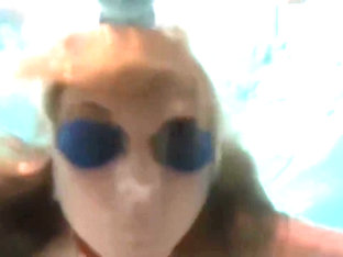 MaryUnderwaterandPetLover Playing with rings II