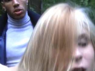 Dirty-minded Blonde Chick Fucked In The Park