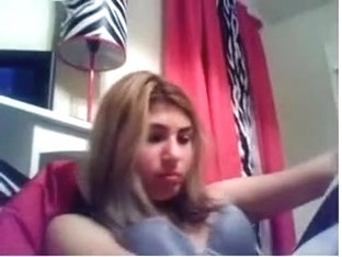 livecam legal age teenager masturbates with hairbrush