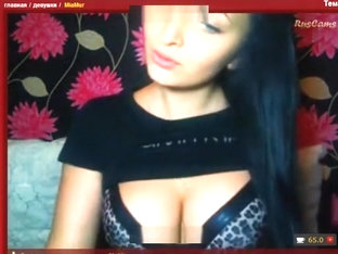 missmur shows breasts