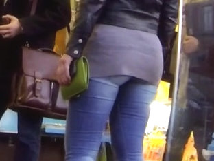 Candid - Nice Ass Babe In Jeans