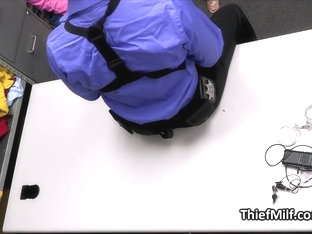 Hair Dye Leads To 3some In The Backroom - Große Titten