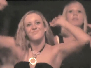 Breathtaking Bare Tits At The Nickelback Concert