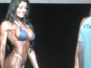 Fit Babes Put Their Bodies On Display In Bikinis