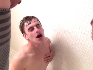 Noah Brooks DRENCHED- 5 Guy Piss Orgy - Noah, Preston, Wesley, Riley, & Michael - Boys-Pissing