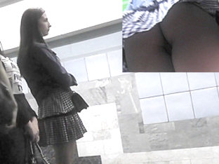 Skinny ass exposed in really sexy upskirt video