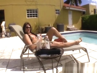 Young Non-professional Is Giving Into The Guy Seducing Her