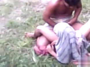 Indian Girl Fucked In The Grass By Desperate Guy