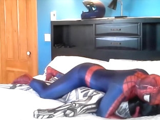 spiderman humping black masked android