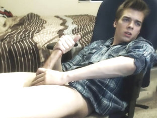 hung twink jerking of before cam