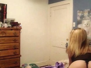 Hot Amateur Blonde Has Some Pretty Moves To Impress With