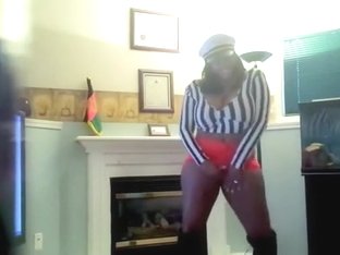 Webcam Dancing Solo With A Curvy Ebony Slut, Wearing Shorts
