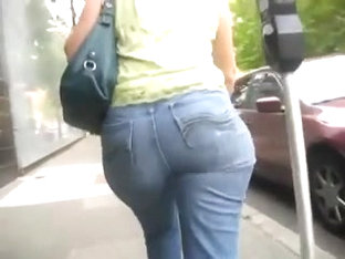 Pawg Booty With Wide Hips And Nice Movement