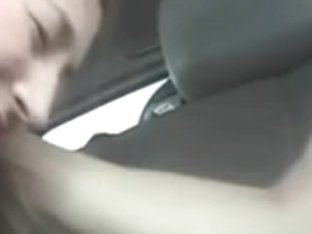 Girlfriend blows her fella in the car