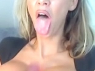 Big titts and dildo