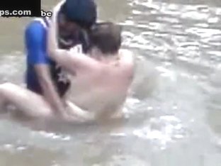 Latina MILF Fucks A Guy In The River, While The Crowth Is Cheering.