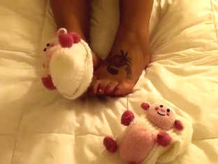 This Insanely Horny Camgirl Loves Exposing Her Freaking Awesome Feet
