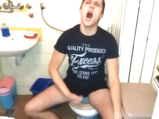 Bolje jesti toplu Pizzu nego hladnu - DOLL FUCK - Serbian