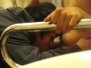 トイレでフェラ001