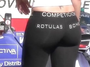 Brunette Girl's Amazing Candid Ass In Tight Pants