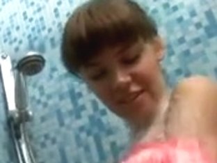 Pleasant Petite Scoops Mia Takes A Fleshly Shower