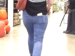 Nice Hips And Ass Milf Walking