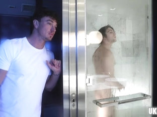 Big dick gay anal sex with cumshot