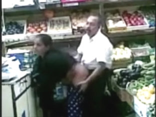 follada en la fruteria