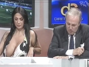 Gigant Boobs On Tv