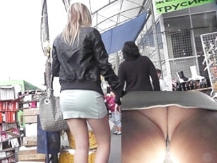 Large Upskirt Arse In Strings